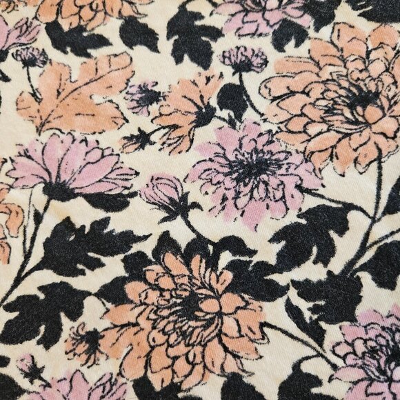 Basic Editions Flower Top - Picture 4 of 6